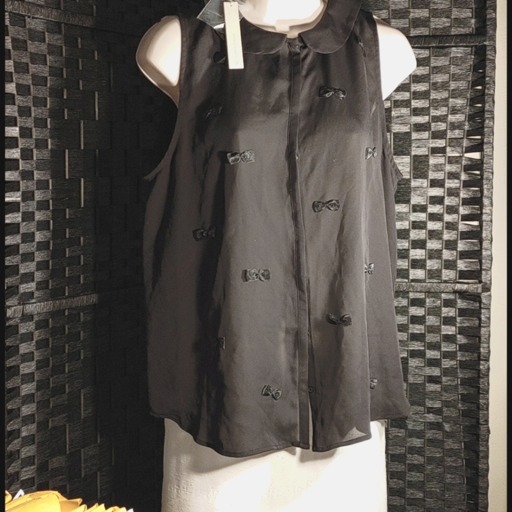 LC Lauren Conrad Black Sleeveless Bow Accent Blouse
